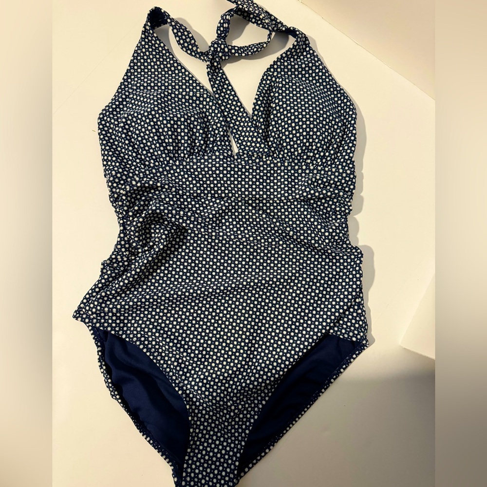 GAP women’s swimsuit Medium